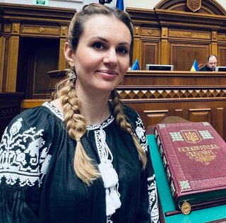 К нардепу Скороход пришли с обысками: ее подозревают в получении крупной взятки, — СМИ