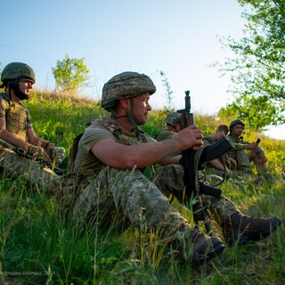 Тыл по знакомству, фронт по мобилизации: что должна изменить в ВСУ ревизия Драпатого