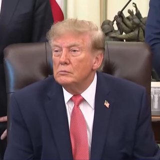 "Россия — это гигантская машина": Трамп требует, чтобы Украина завершила войну, потому что будет хуже (видео)