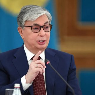 Во время встречи с Путиным президент Казахстана предложил "заморозить" войну в Украине (видео)