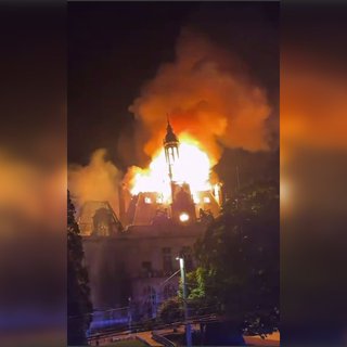 Массовые протесты во Франции: задержано более 400 человек, в Лиможе обрушилось историческое здание мэрии (видео)