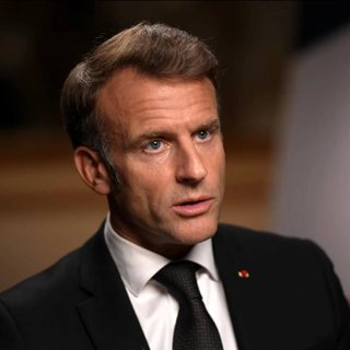 "Хотел заключить быстрый мир": Трамп едва не "сдал" Украину во время встречи на Аляске, — Макрон