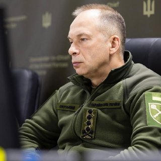 "Сирський робить з воїнами ЗСУ те, що й росіяни": експолонений повернув Зеленському свою відзнаку