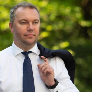Донаты для Украины "отмывали" через ГО: Экс-чиновника МИД Банькова отправили в СИЗО, — СМИ