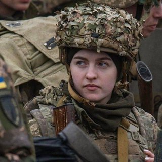 Мобилизация женщин "неизбежна": военный рассказал, кого первыми могут отправить на фронт