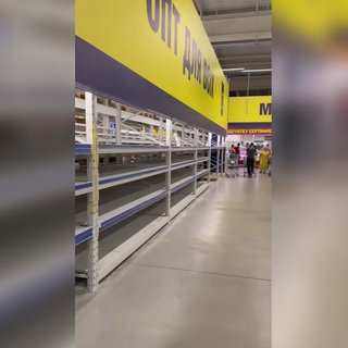 Порожні полиці в супермаркетах: українцям розповіли про справжню причину ажіотажу