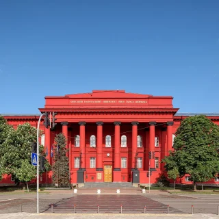 Красному корпусу КНУ – 189 лет: 5 самых красивых университетов в Украине (фото)