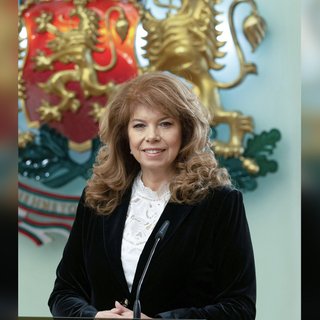 На выборах в Болгарии лидирует сторонница России: что известно (фото)