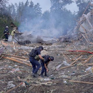 Один въезд и лес как укрытие: очевидцы рассказали об ударе по выставке под Киевом, — расследование
