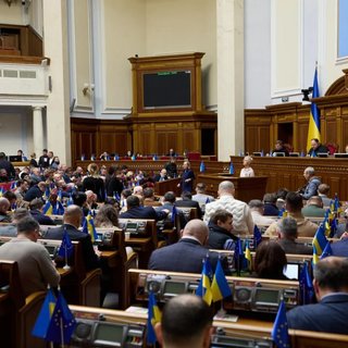 Раскрыты зарплаты народных депутатов: кто зарабатывает больше всех в Верховной Раде