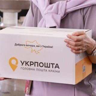 "Укрпошта" потрапила у книжковий скандал: на новому маркетплейсі знайшли твори авторів із РФ (фото)