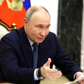 "Киев предложил ограничить боевые действия четырьмя регионами": Путин рассказал о "контактах" между сторонами