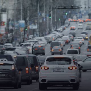 Не больше 75%: Кабмин установил "потолок" цен на такси во время форс-мажоров