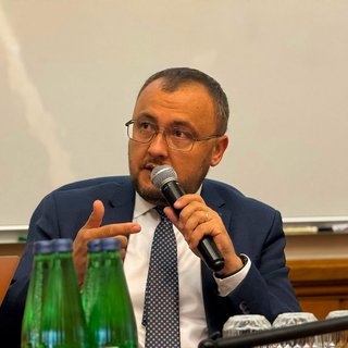 "Вынужден вернуть": еще один украинский дипломат отказался от польской награды