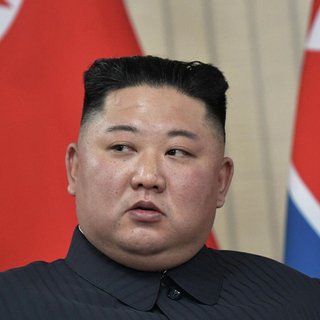 Кім Чен Ин, ймовірно, впав у кому після крововиливу у мозок, — The Sun