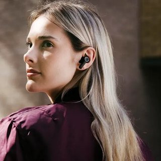 Наушники, которые стоят дешевле AirPods, но ничем не уступают в качестве: 3 модели (фото)