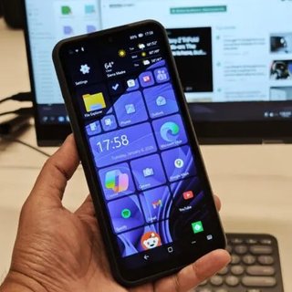 Перший смартфон на Windows 11: розкрито ціну та ключові параметри новинки (фото, відео)