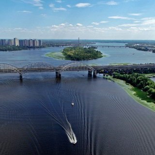 Риск транспортной изоляции: в Киеве за 1 млрд грн построят новые мосты через Днепр