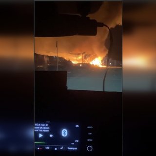 В Киеве после ракетного удара РФ горит легендарный рынок, — социальные сети (видео)