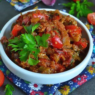 Баклажаны, перцы и помидоры: рецепт вкусного овощного рагу на ужин