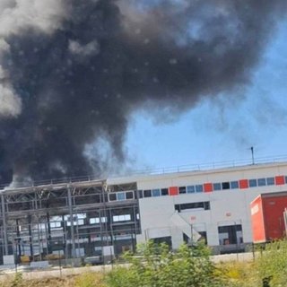 РФ атаковала терминал "Новой почты" под Харьковом: известно о погибшем