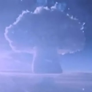 Взрыв самой мощной ядерной бомбы в истории создал ядерный гриб высотой 64 километра (видео)