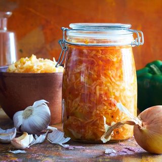С грибами и капустой. Рецепт солянки в банках на зиму