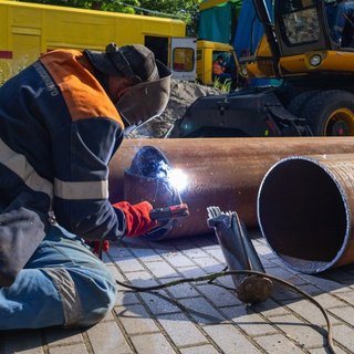 "В очередь даже не становитесь": зарплаты коммунальщиков под угрозой, хотя деньги есть