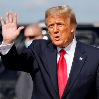 Трамп внезапно стал брюнетом: новые фото президента взорвали сеть (фото)