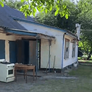 "Перехрестіться": який вигляд має будинок переселенців з Херсонщини (фото)
