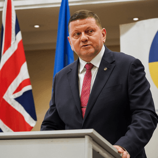 "Жмуранув би цивіла за рідних": Залужний вподобав допис військового щодо ситуації у 155-й бригаді