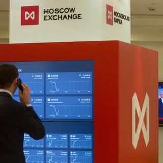 В России начинается инфляционное цунами: к чему приведет падение индексов на биржах РФ