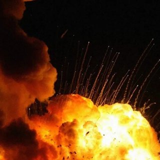Россия обстреляла Киев баллистическими ракетами: сообщается о пожаре и повреждениях в трех районах (фото)