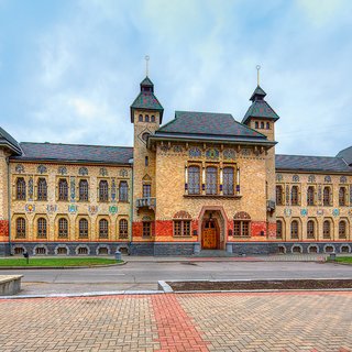 Модерн по-нашему. За яркой и самобытной архитектурой в стиле украинского модерна едем на Полтавщину