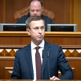 Бронь 100% и фейковые работники: почему изменят правила для критических предприятий, — премьер (видео)