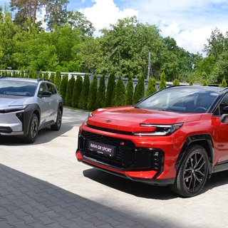Новий RAV4 і перші електрокари: в Україні представили довгоочікувані кросовери Toyota (фото)
