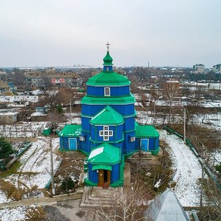 Построенный без единого гвоздя: россияне уничтожили старейший деревянный храм юга Украины (фото)