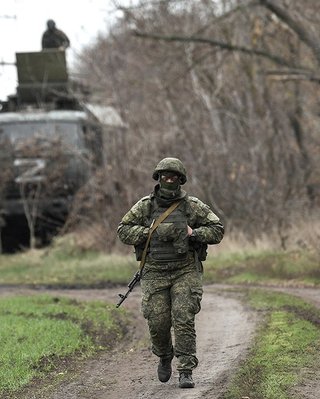 ВС РФ ворвались в приграничное село на Сумщине и депортировали более 50 жителей, — СМИ (видео)