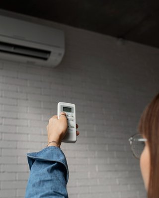 Кондиционер против обогревателя: мастер рассказал, с чем лучше греться без отопления