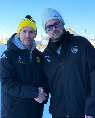 "Тема закрита": ексгравці "Динамо" Мілевський та Рибалка побилися після матчу медіаліги (відео)