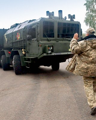 "Сапсан" проти "Іскандера": навіщо ЗСУ балістика, яка битиме на меншу відстань, ніж дрони (відео)
