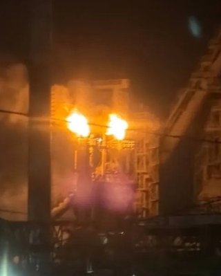 После громких "звуков" в Туле горит металлургический завод (видео)