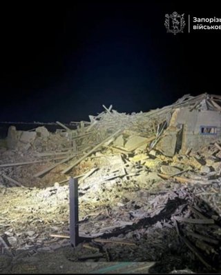 ВС РФ ударили по Запорожскому району КАБами: разрушены дома, есть пострадавшие