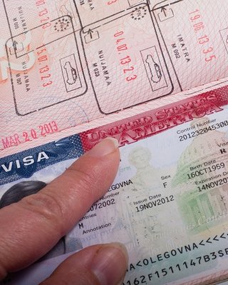 Россиянам будут отказывать в визах США: Госдеп ставит на "паузу" оформление разрешений для 75 стран