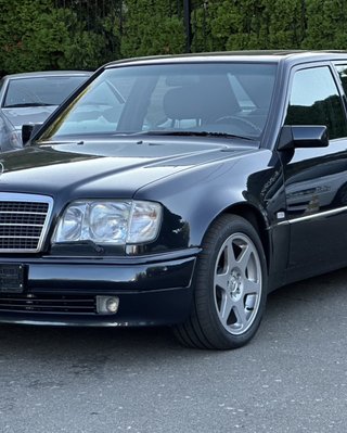 Непоказний раритет: найдорожчий Mercedes W124 в Україні продають за $130 000 (фото)