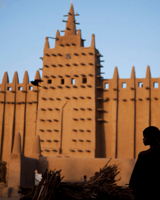 Завидовал даже Лондон: чем прославился один из величайших городов мира (фото)