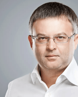 Син українського банкіра Олександра Адаріча інсценував самогубство батька в Мілані, — Corriere della Sera