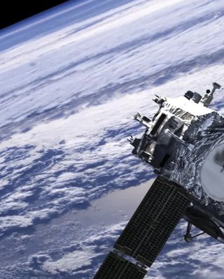 Солнечные электростанции в космосе могут вывести из строя спутники: что выяснили ученые