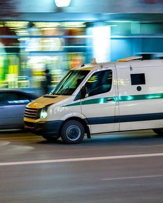 Венгрия возвращает авто "Ощадбанка" Украине: что будет с изъятыми деньгами и золотом