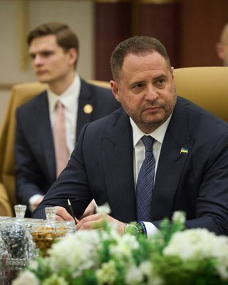 Відставка Єрмака